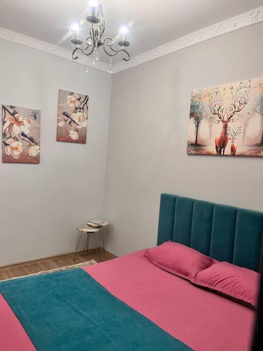 2-Х Комнатная В Золотом Квадрате Appartement Alma-Ata Buitenkant foto
